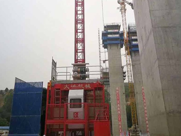 中鐵十九局集團使用大誠機械施工電梯、物料提升機案例